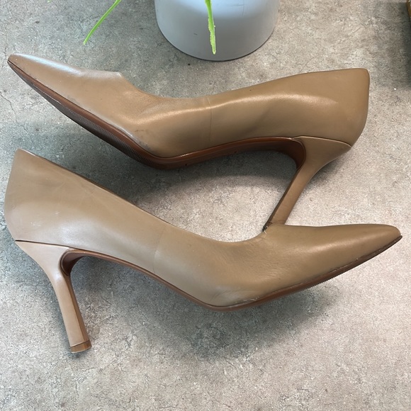 Nordstrom Tan Heels - Picture 2 of 3